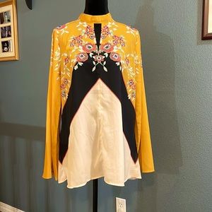 Suzanne Betro, yellow, black, and white, flowered top size large